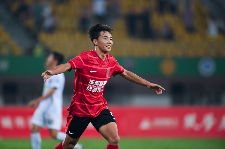 开云网页版-马德兴：邝兆镭留洋最多只能随队训练，帅惟浩才该是家长们的选择