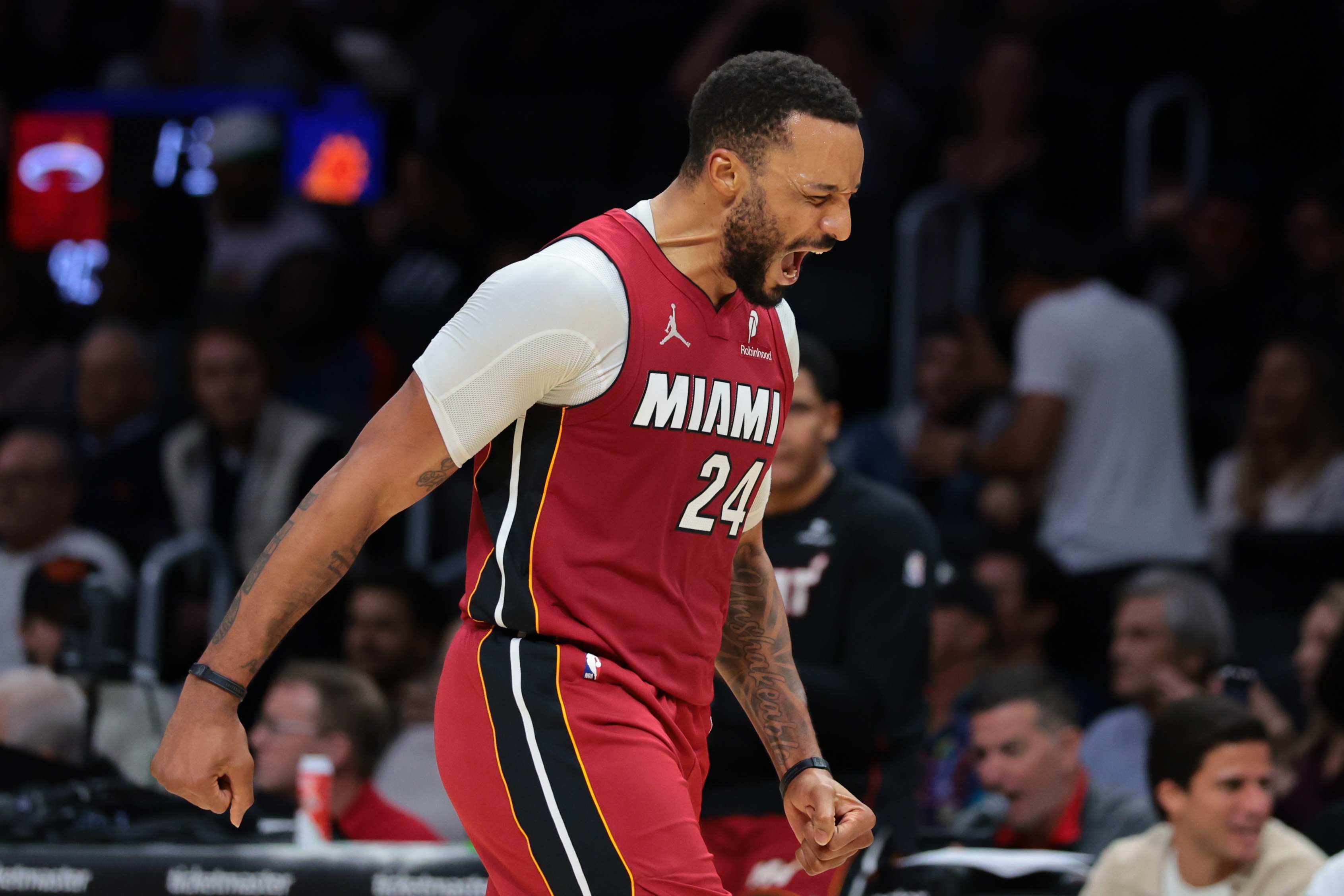 开云下载-热火锁在附加赛！鲍威尔：很失望&amp;我也不知道答案 回去多看录像吧